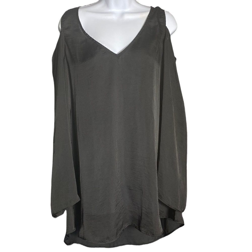 SHOW ME YOUR MUMU | Cold Shoulder Bell Sleeve Top Size M